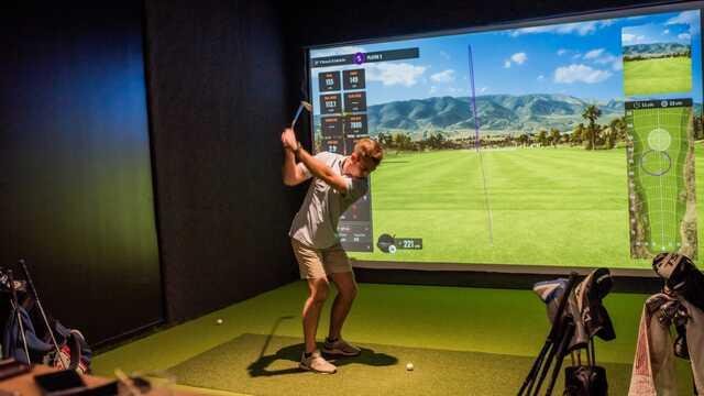 Double Eagle Indoor Golf & Lounge
