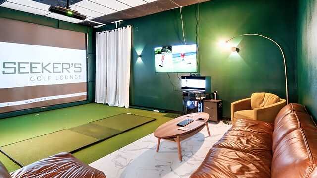 Pin Seeker's Golf Lounge