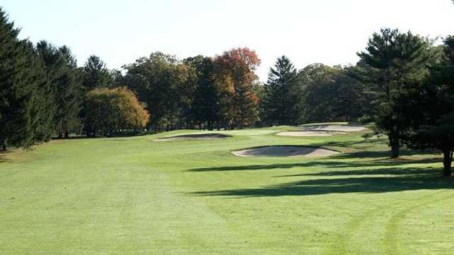 Middle Island Country Club